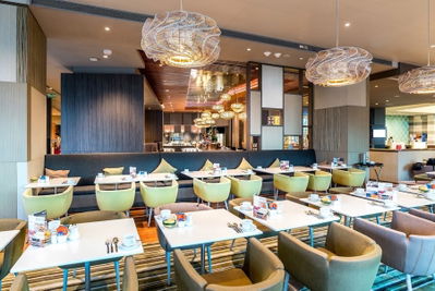 THE SQUARE RESTAURANT