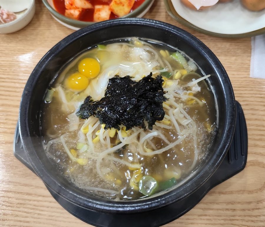 39 Cham Pyeonhan Kongnamul Gukbap