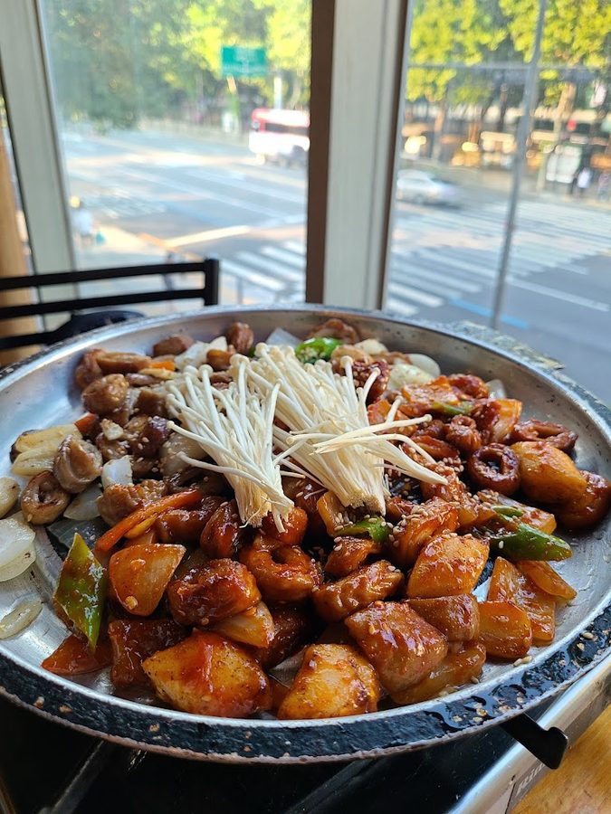 Chonggakne Gopchang & Dakgalbi
