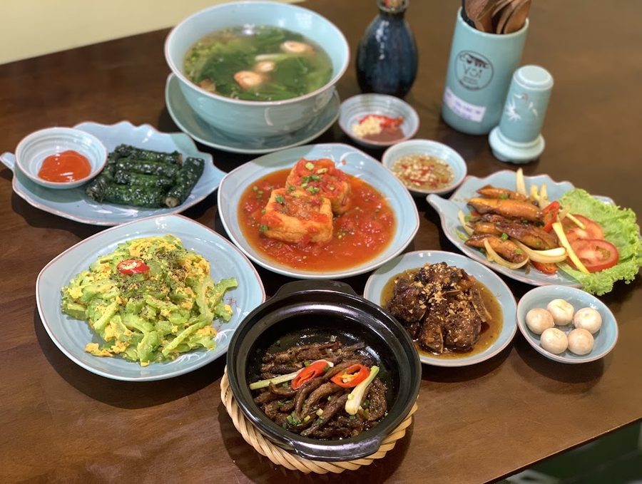Cơm nhà vui