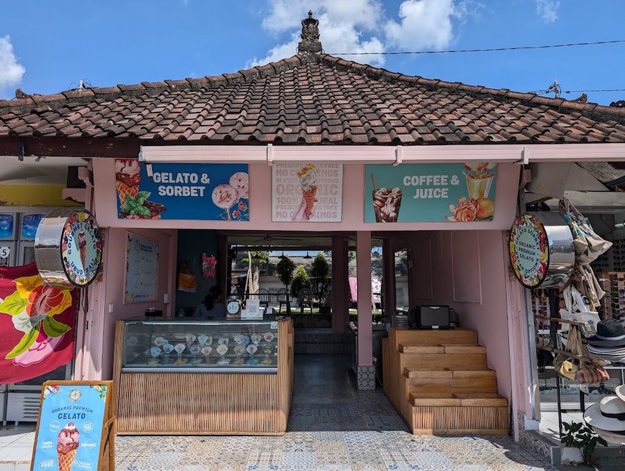 Gusto gelato café