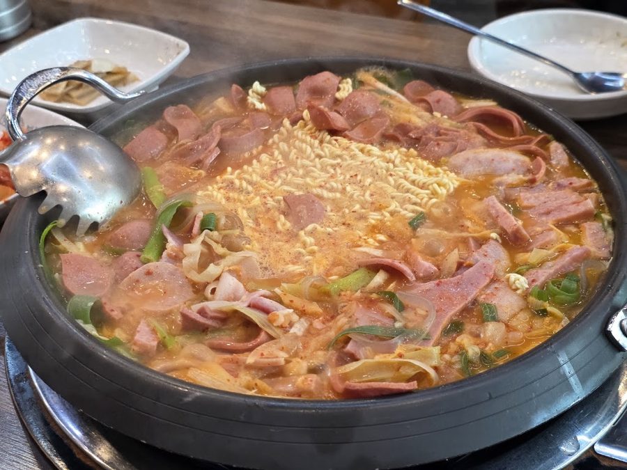 Big Jjun Budae Jjigae Seongsu Branch