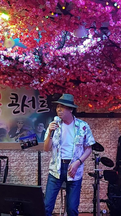山迴響 Live Cafe 路邊攤