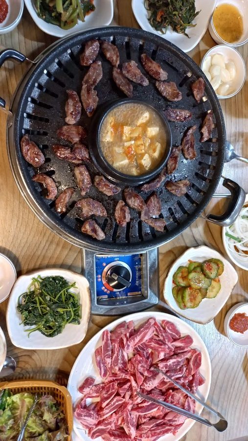 Pureun Nongjang Haebaragi Saenggogi Jeongyuk Sikdang