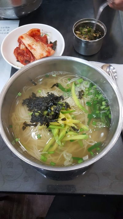詩硏鯷魚刀削麵專門店