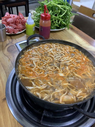 尚友刀削麵
