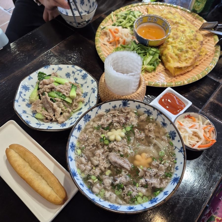Jeomsim En Ssalguksu Dep Qua Gwangju Sangmu Branch