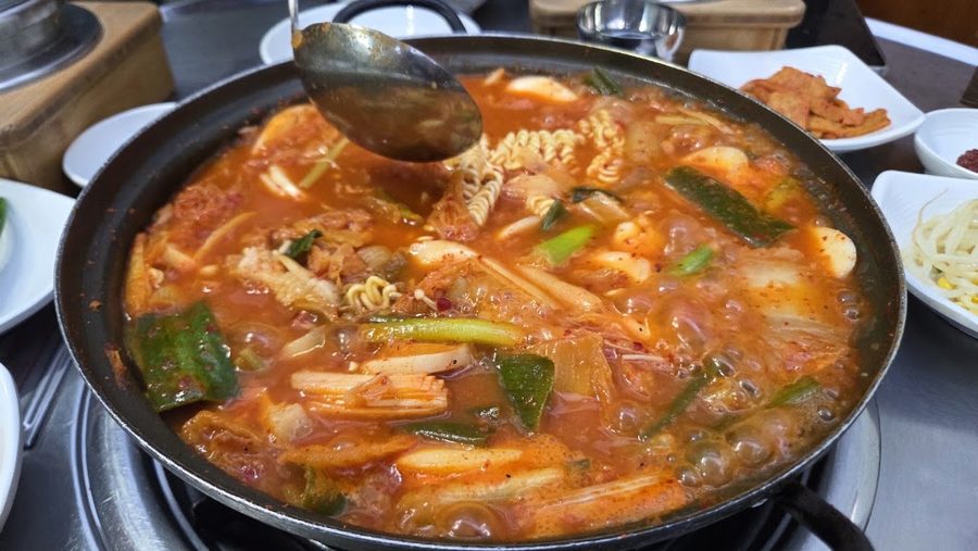 Modu Kimchi Jjigae