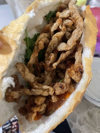 Bánh mì Chả cá nóng Bùi Thị Xuân