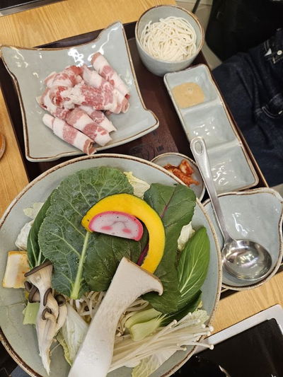 Samcheongdong Shabu-shabu (Seoul Forest branch)