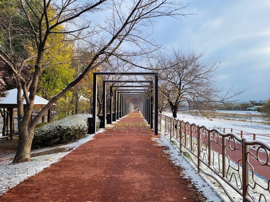 Gapcheon Neighborhood Park