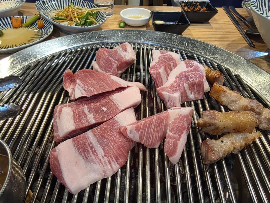 Kosorong Jeju Charcoal Fresh Meat Specialty Store