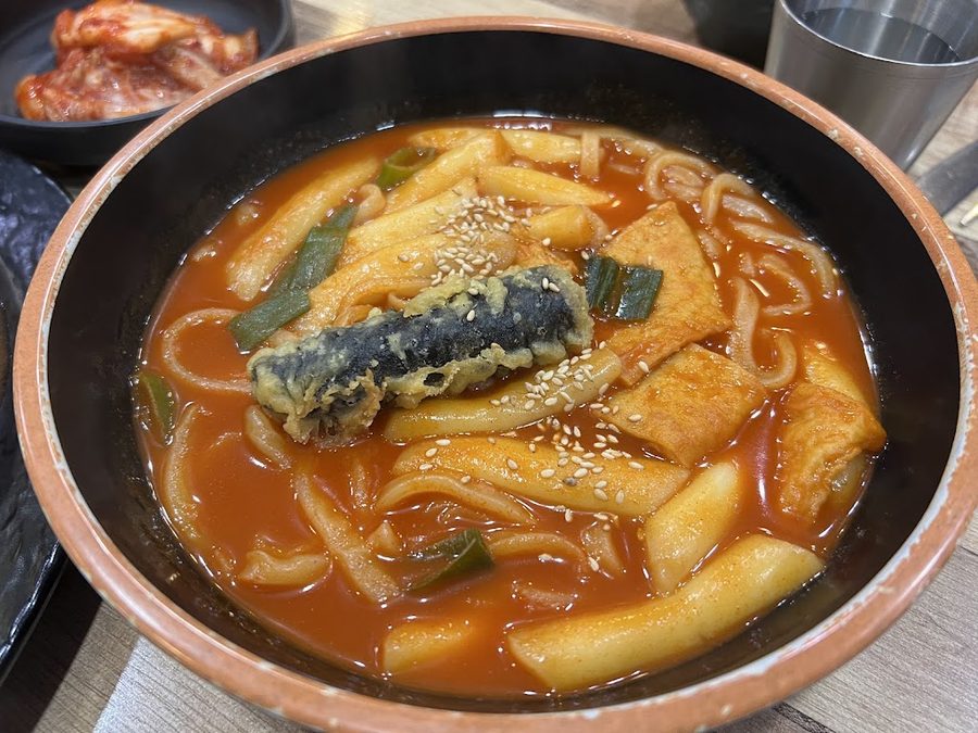Hwang Ki-soon Hand Kalguksu King Pork Cutlet