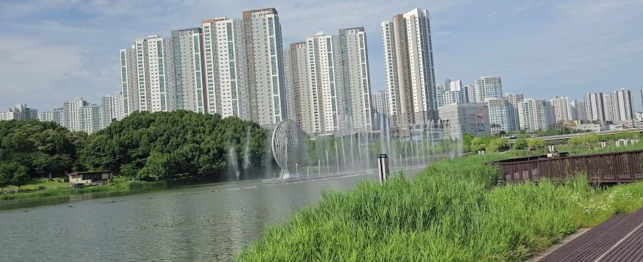 Dongtan Lake Park
