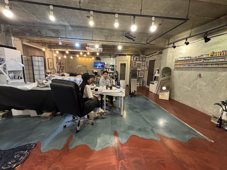 KURO tattoo studio 釜山クロタトゥショウ