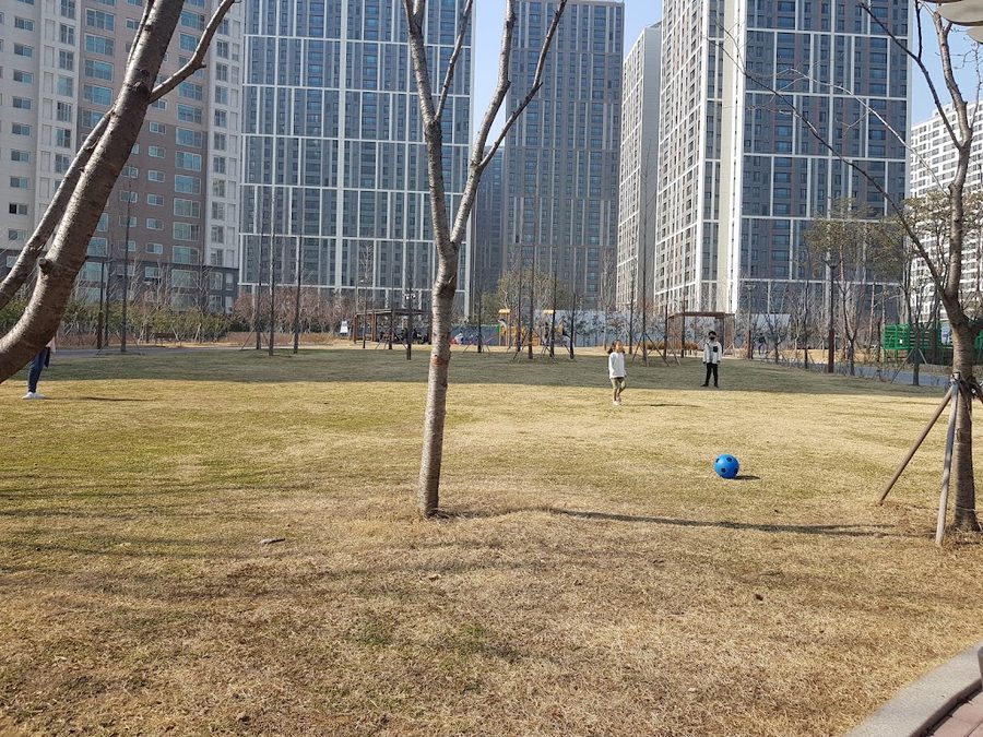 Hwadong Neighborhood Park