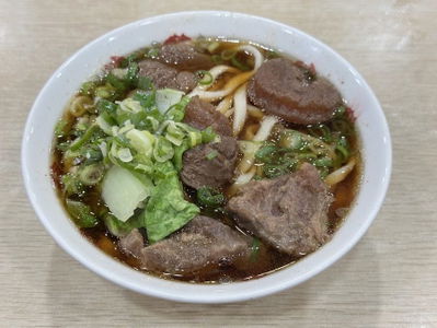 우로이우육면관