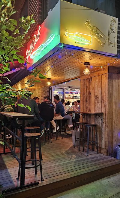 Spill Out . Pizza Bar