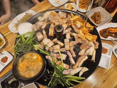 유정아 솥뚜껑오겹살