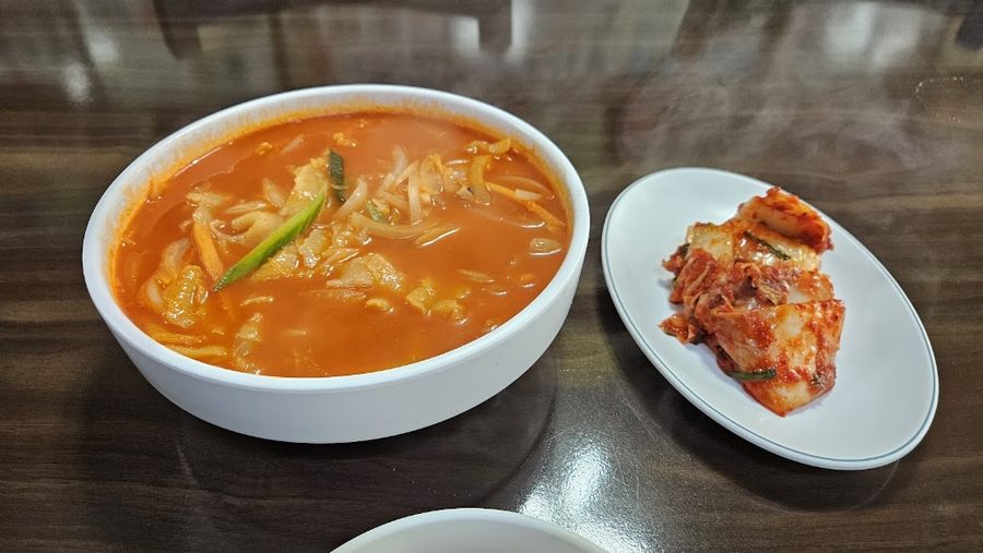 Momejon Kalguksu