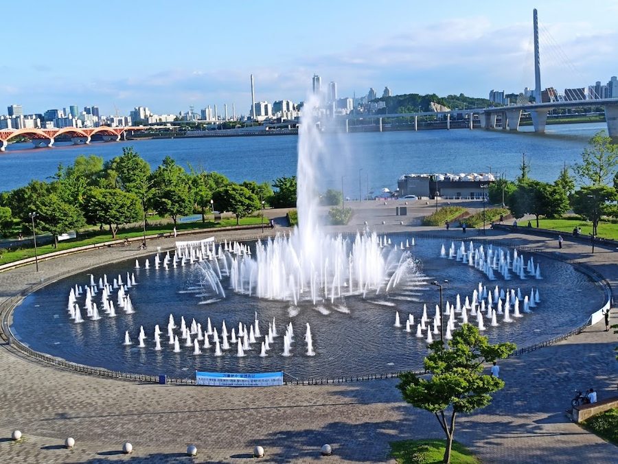 Nanji Hangang Park Fountain Mirror