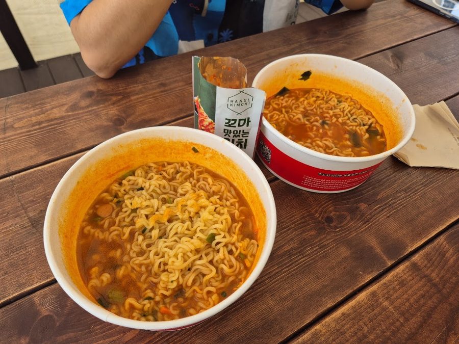 Songjeong Badaramyeon Cafe