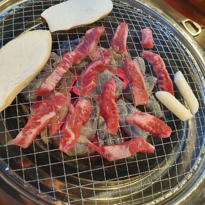 Sutbul e Gogi Han Jeom
