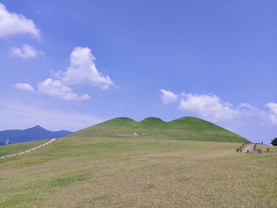 Ancient Tombs in Songhak-dong