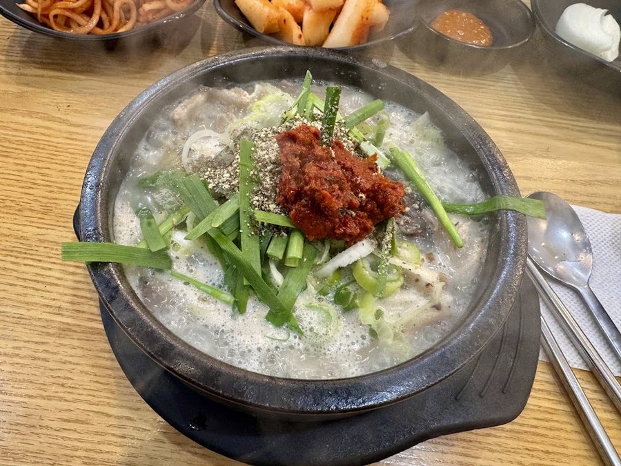 Apgujeong Sundae Guk