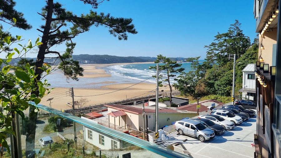 Bay Breeze Family Hotel