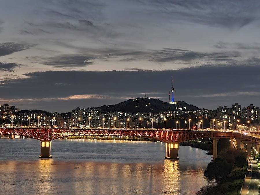 Seongsu Pedestrian Overpass