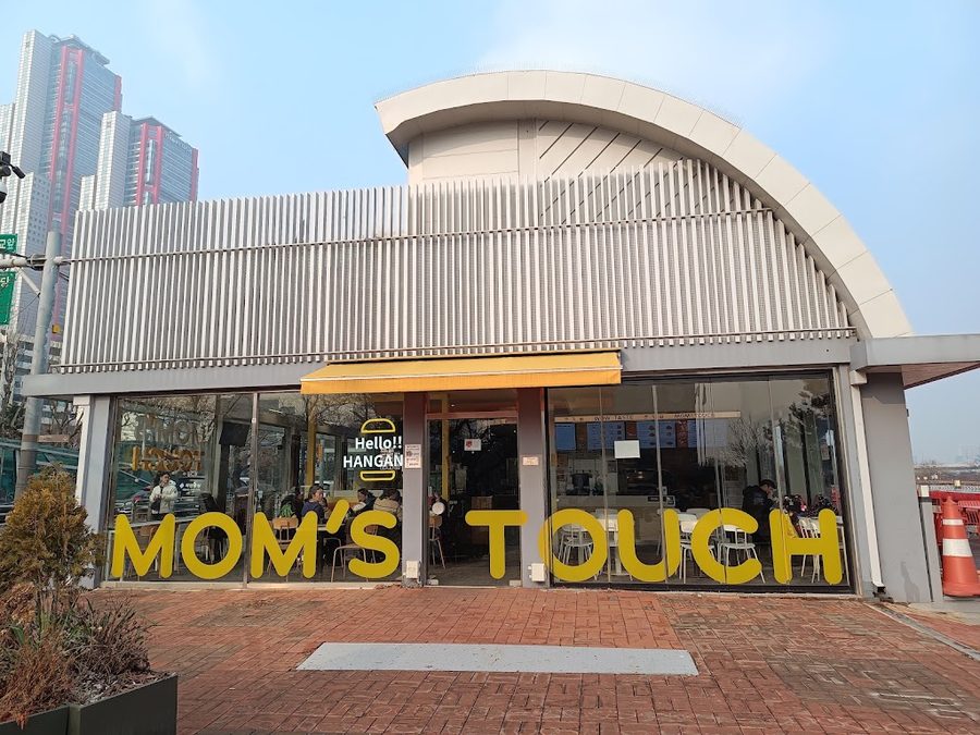 Mom's Touch Yeouinaru Branch