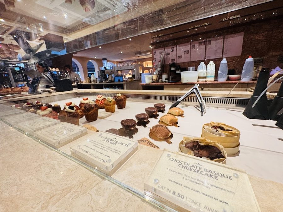 Qima Café and Pâtisserie - Covent Garden