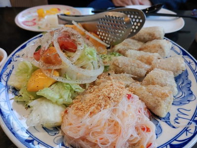 하노이의아침 홍우점