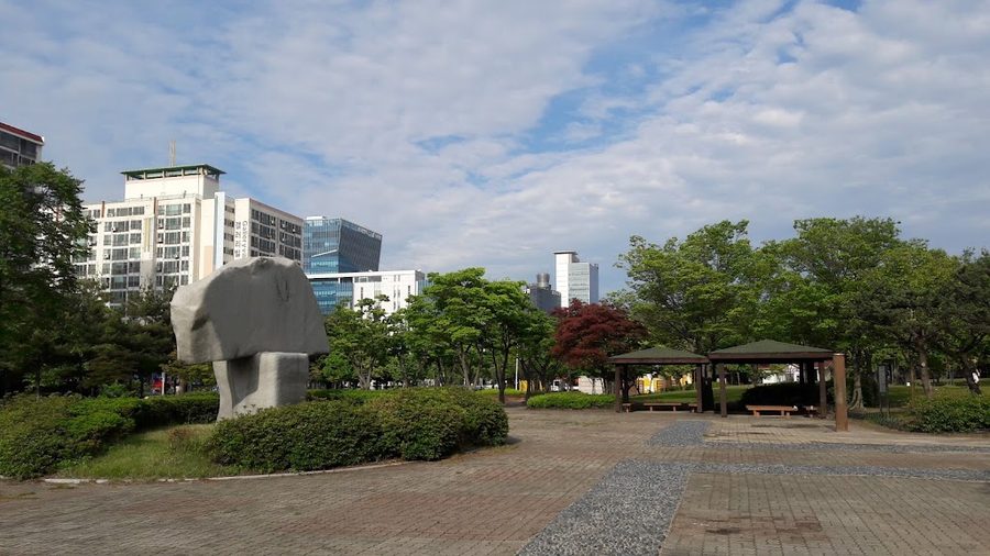 3.8 Uigeo Dunjimi Park