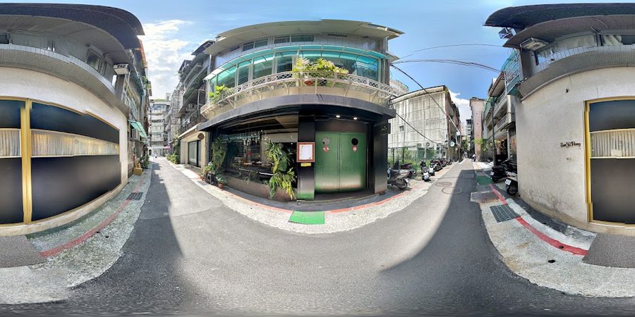 Dine in cafe