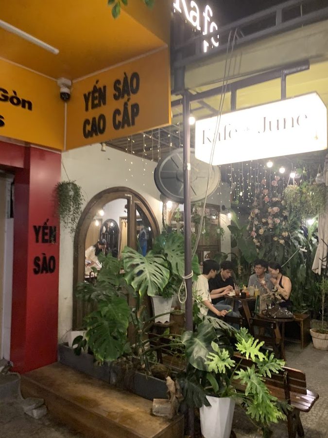 Kafe de June