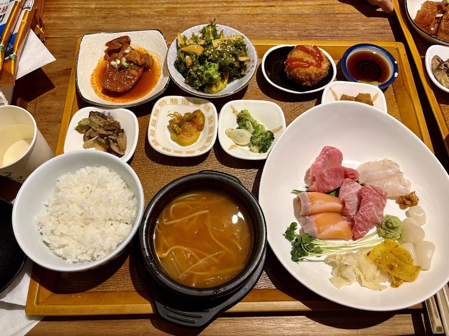 Okki Tuna & Sushi Sinsa Branch