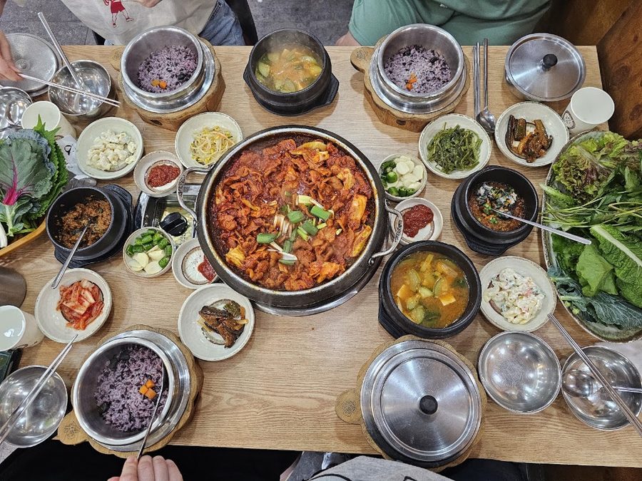 Dachae Ureong Dolsot Ssambap