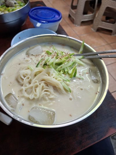 順伊蛤蜊刀削麵