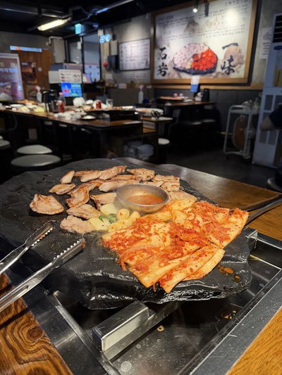 石岩生鹽烤 釜山廣安里店
