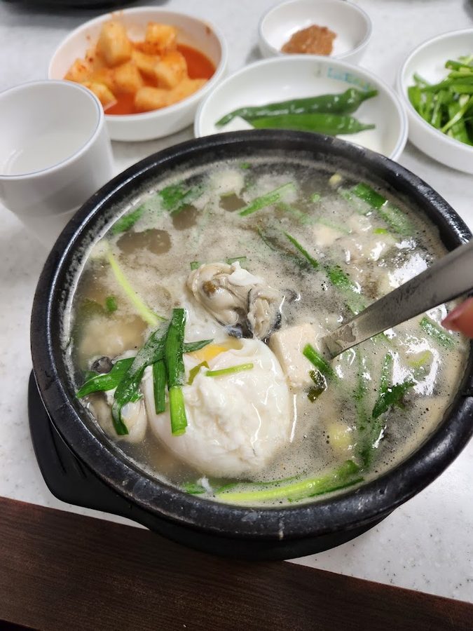 Kim Myeongja Gul Gukbap Cheongjin Branch