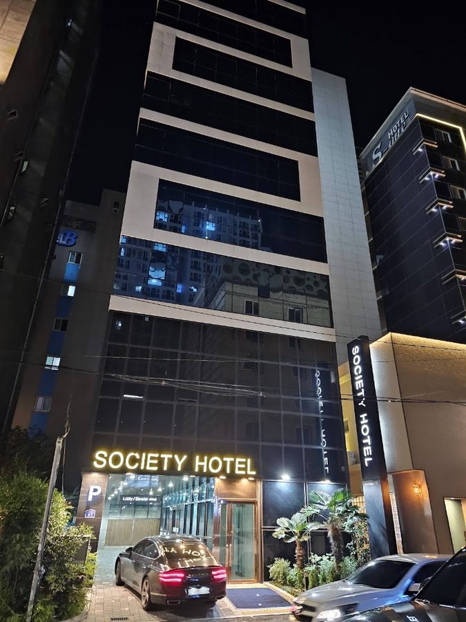 Show Hotel