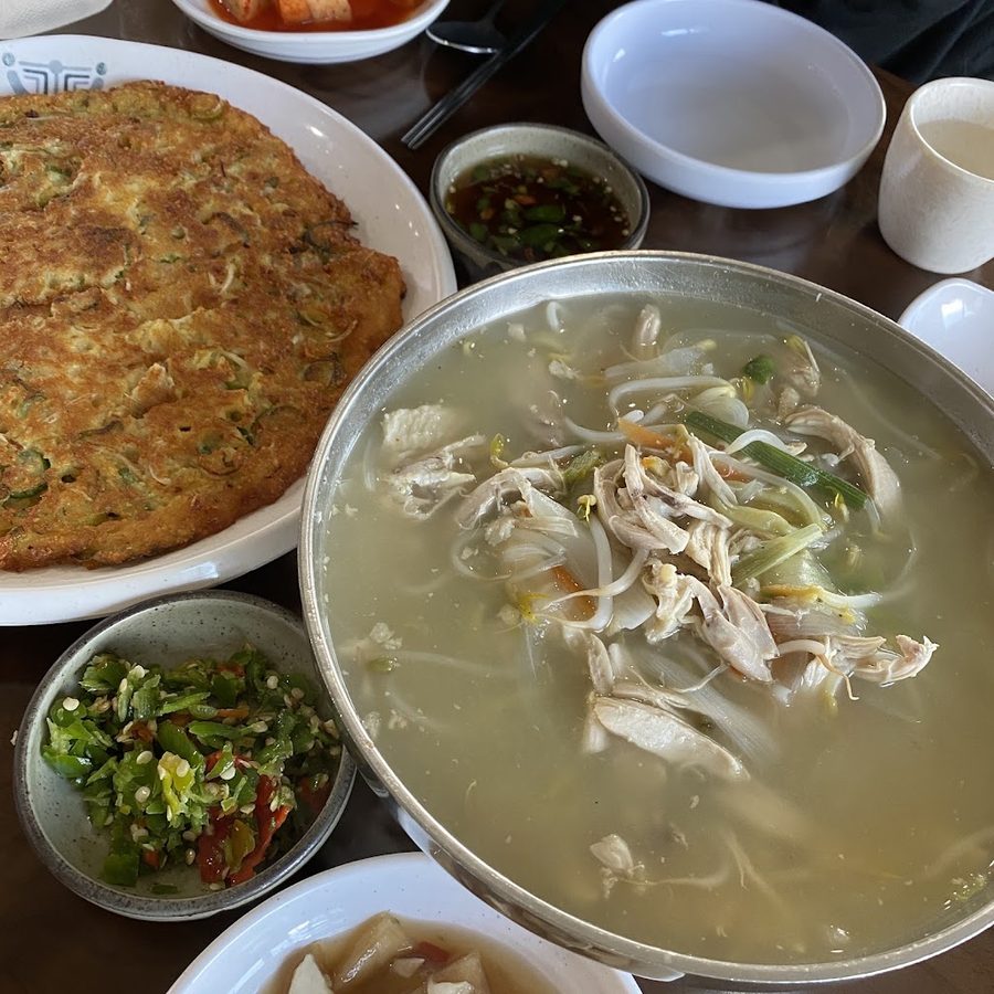 Gyorae Gotjawal hand noodles
