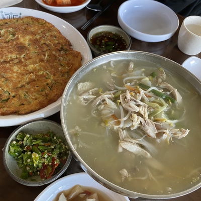 Gyorae Gotjawal hand noodles
