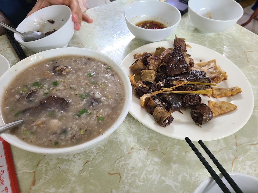 Quán Cháo Lòng Bà Tiền