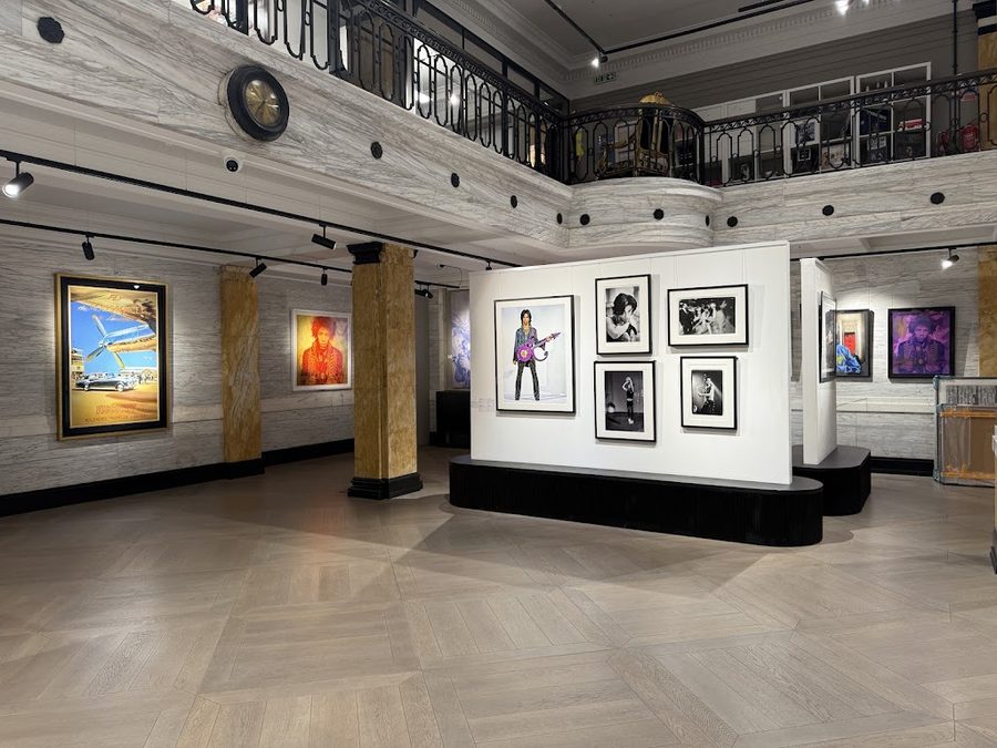 Iconic Images Gallery - Piccadilly