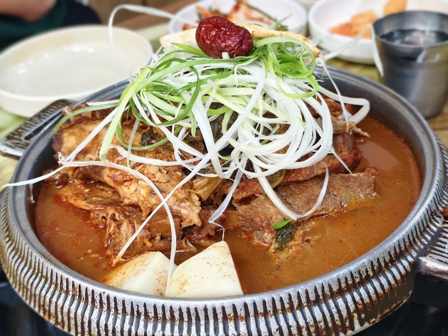 Hyeongjedeul Gamjatang