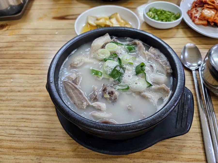Taegisan Deodeok Sundae Seonyudo Branch