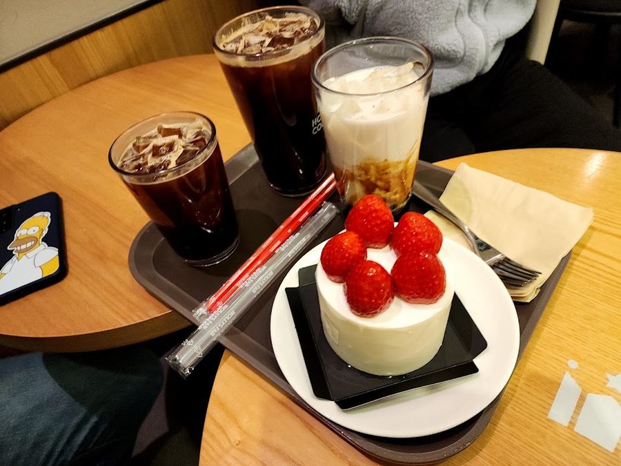 Hollys Gangnam-daero Nonhyeon Branch